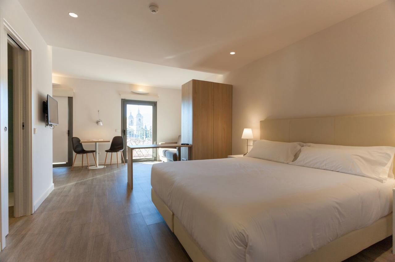 San Lorenzo Suites Сан Лоренсо де Ел Ескориал Екстериор снимка